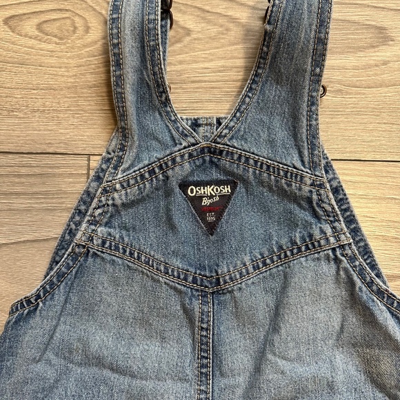 Oshkosh B’gosh Vestbak Overalls Size 3T Toddler Unisex Light Blue Wash - Picture 4 of 10